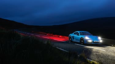 Porsche 718 Cayman – T night