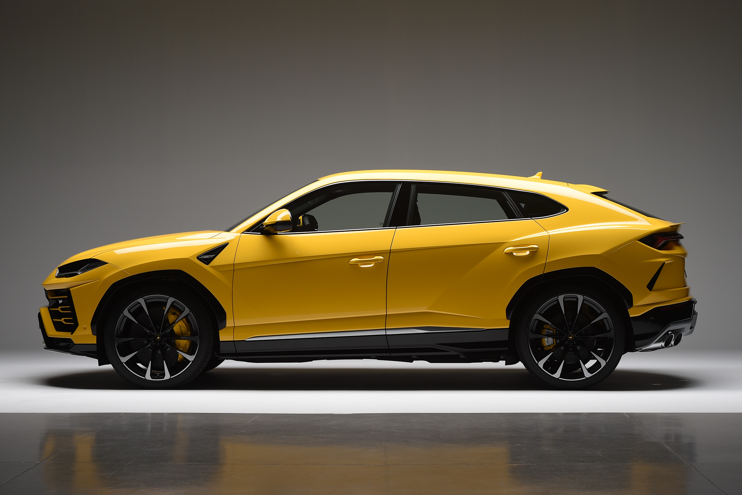 New Lamborghini Urus SUV revealed in full – due in 2018 with 641bhp and ...