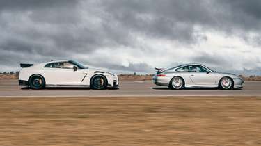 Nissan GT-R v Porsche 911 GT3 996