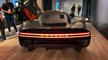 Genesis Magma GT