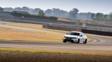Honda Civic Type R dynamic – front cornering