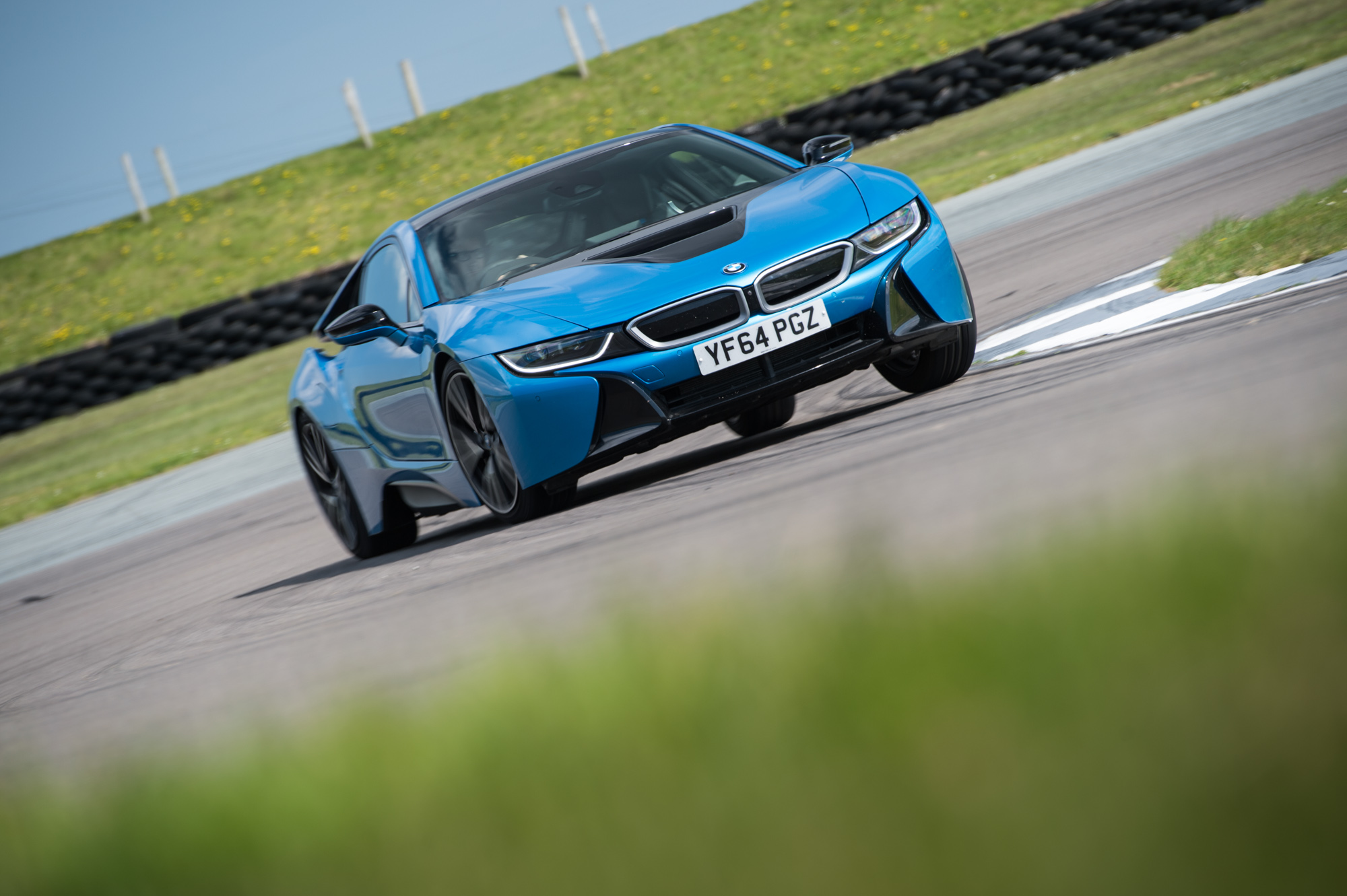 0 to 60 bmw i8