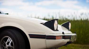 Mazda RX-7 FB – front