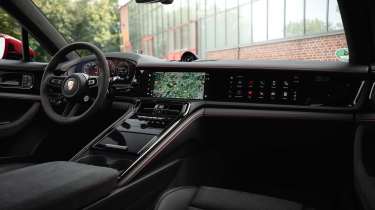 Porsche Panamera GTS – interior