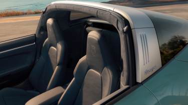 Porsche 911 Carrera 4S Targa seats