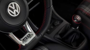 Volkswagen Up GTI 2018 steering wheel
