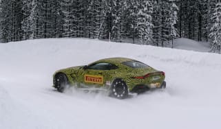 Aston Martin Vantage – side