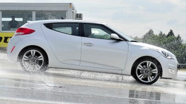 Hyundai Veloster coupe prices and specs