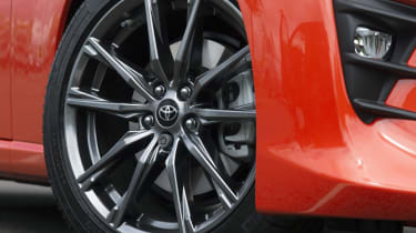 Toyota GT86 Orange Edition wheel