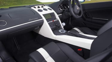 Lamborghini LP550-2 interior