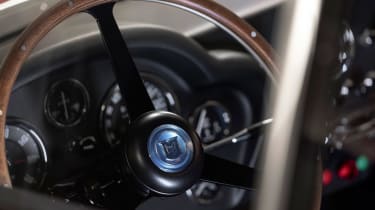 Aston Martin DB4 Zagato continuation - wheel