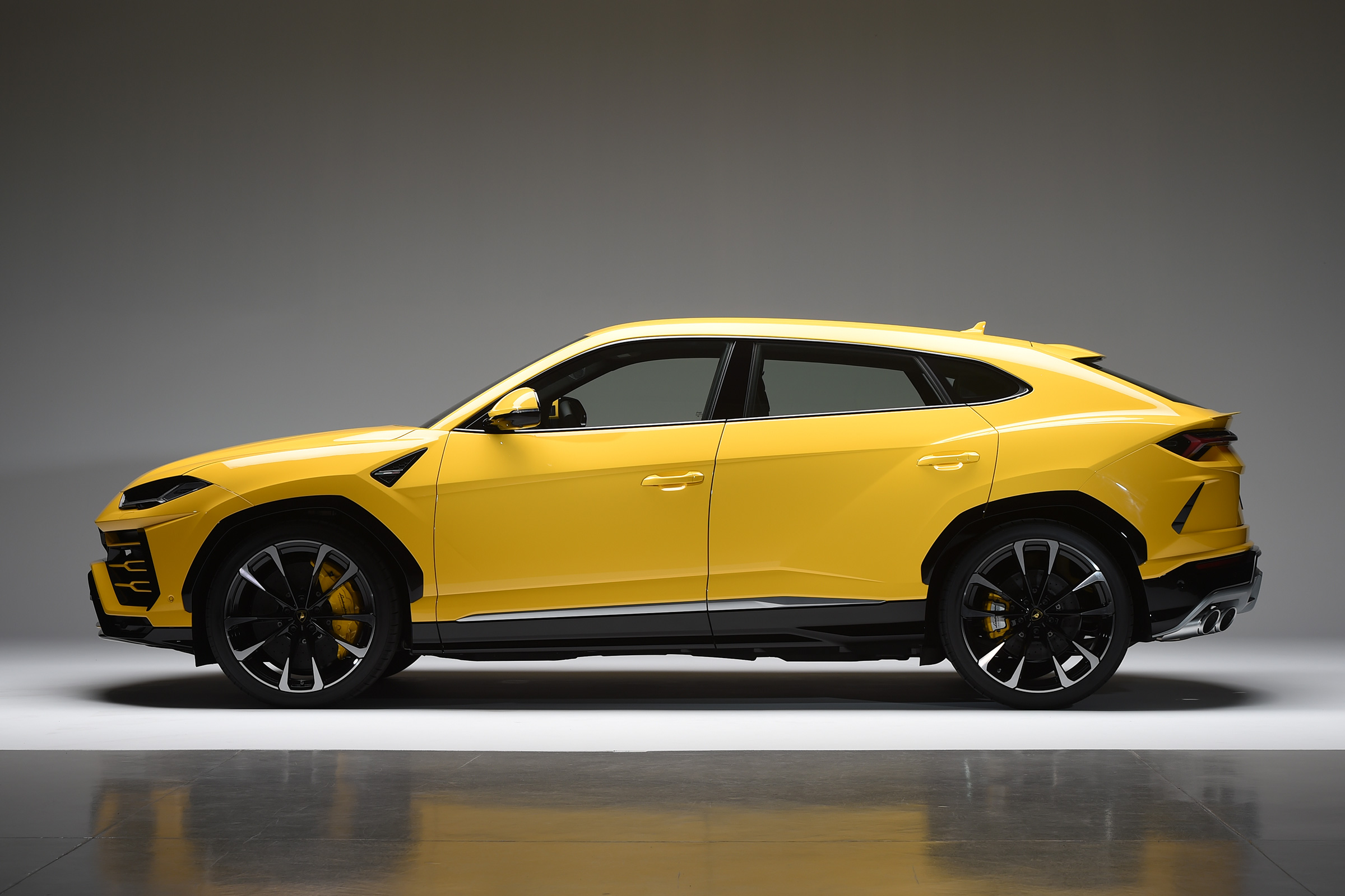 New Lamborghini Urus SUV revealed in full – due in 2018 | evo