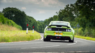 Ford Shelby GT500 – rear cornering