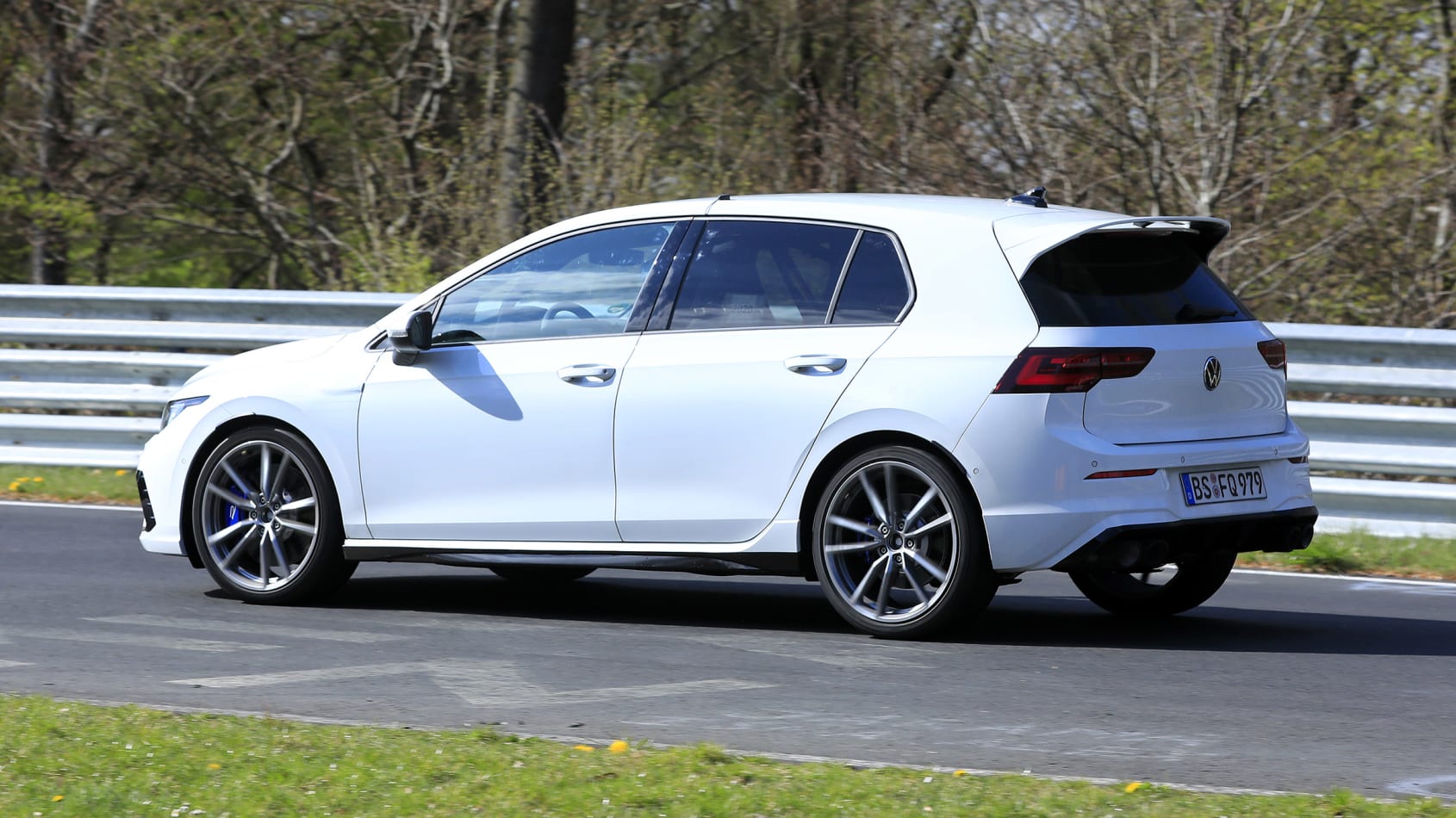 2020 Volkswagen Golf R Mk8 Spied - Pictures 