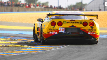 Corvette laps Le Mans video