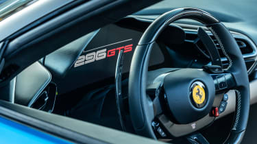 Ferrari 296 GTS – dash