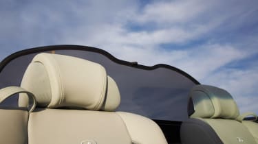 Infiniti G37 convertible seats