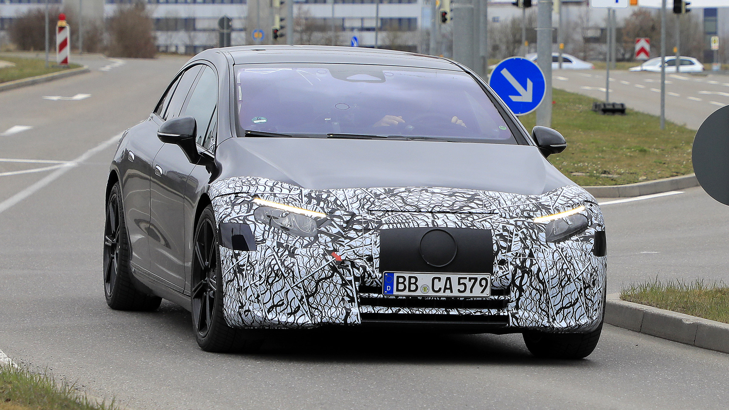 2021 Mercedes Benz Eqs Uncovered A Looking Glass Into Merc S Future Evo