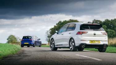 Volkswagen Golf GTI v Golf R 