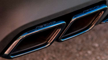 Mercedes-AMG GLC 63 S - pipes