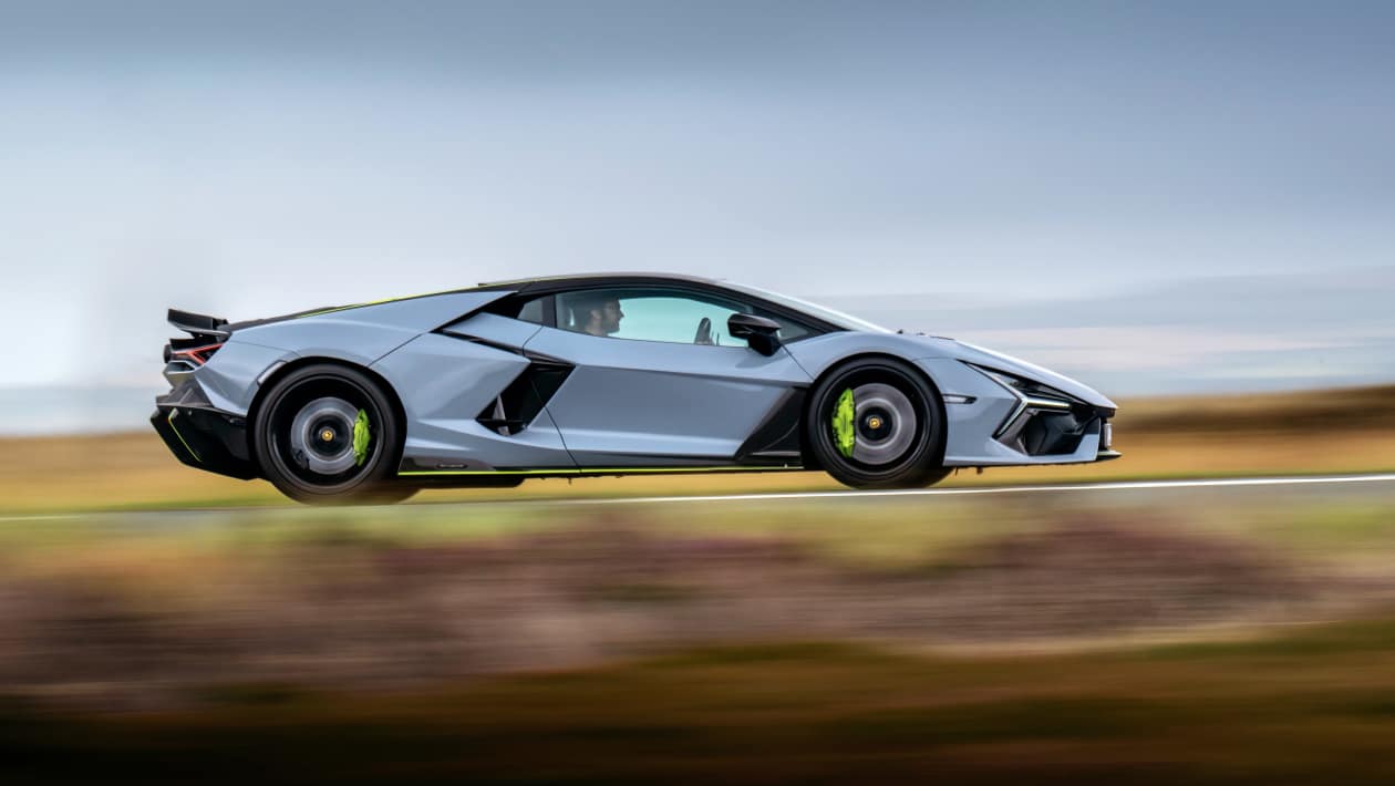 Lamborghini%20Revuelto%20triple-3.jpg