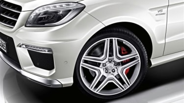 Mercedes-Benz ML63 AMG alloy wheel