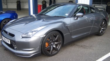 Nissan GT-R