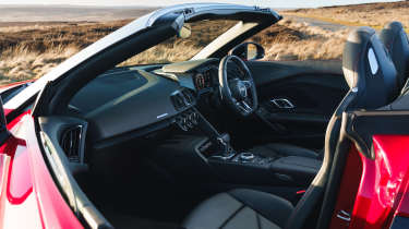Audi R8 Spyder interior