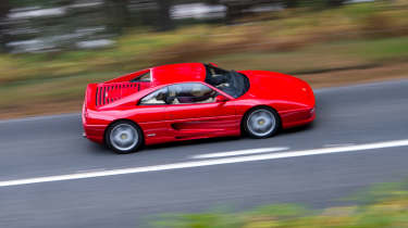 Ferrari F355 – side