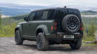 Land Rover Defender Octa 