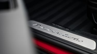 Porsche Panamera Turbo - Sill plate