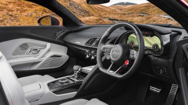 Audi R8 V10 Performance RWD – interior