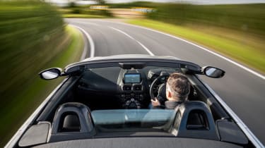 Aston Martin Vantage – Roadster open