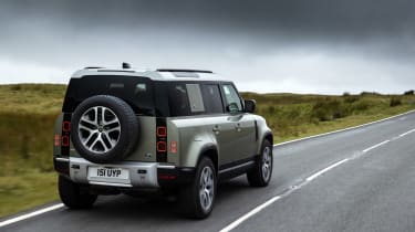 Land Rover Defender PHEV – rear tracking