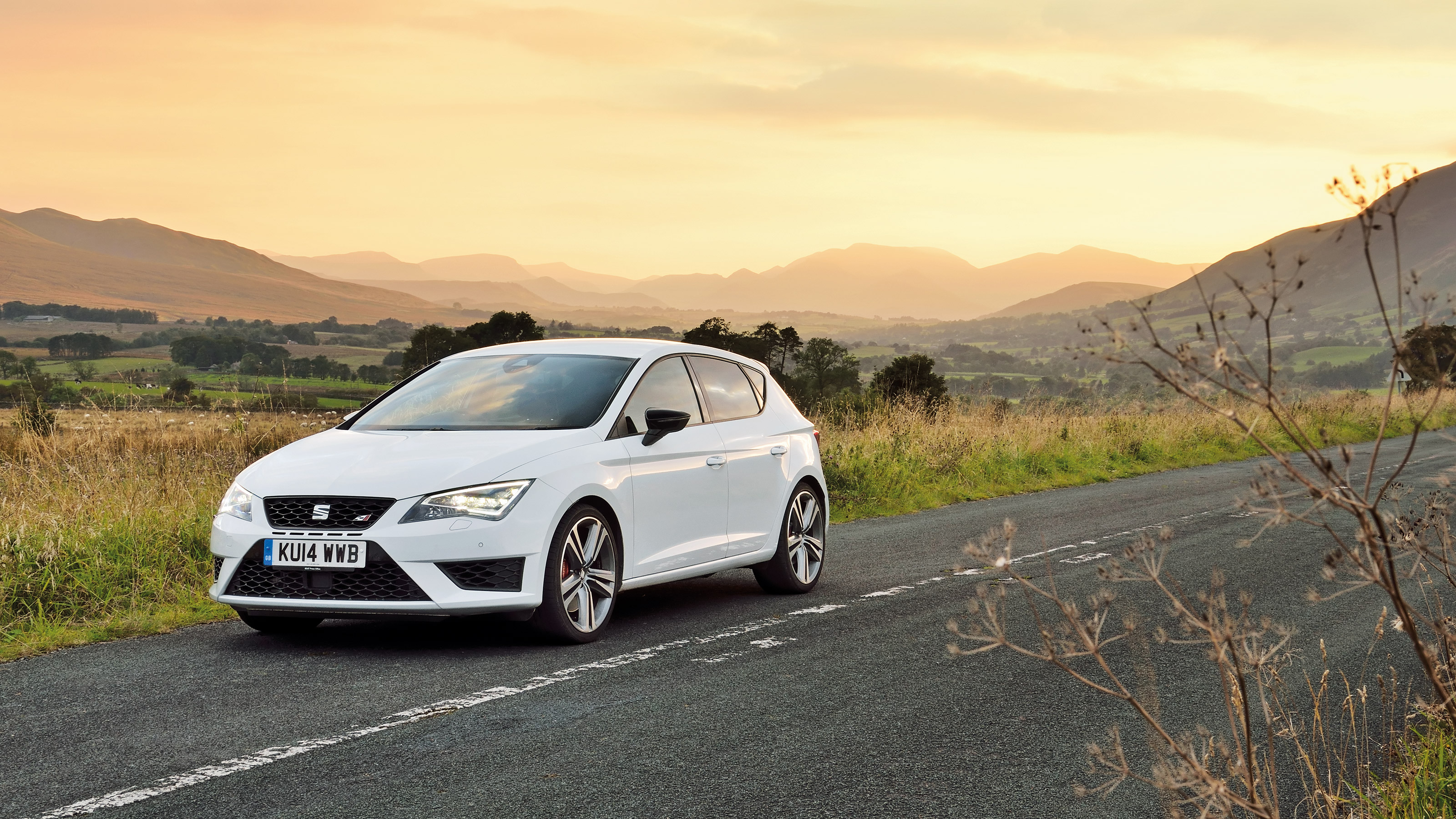 SEAT Leon Cupra 300 review - prices, specs and 0-60 time
