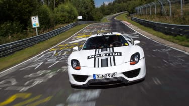 Porsche 918 sets Ring time