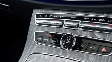 Mercedes-Benz CLS 400d interior detail