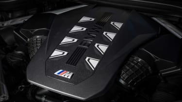 BMW X7 M60i – engine cover
