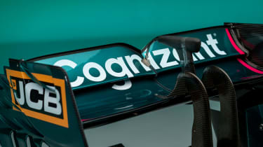 2021 Formula 1 racers – AM wing