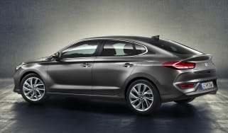 Hyundai i30 Fastback - rear 3.4