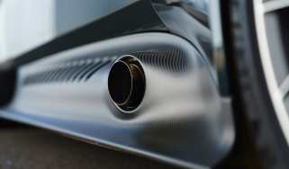 Aston Martin Victor – exhaust pipe