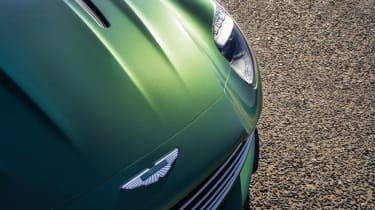 Aston Martin DB12 – badge