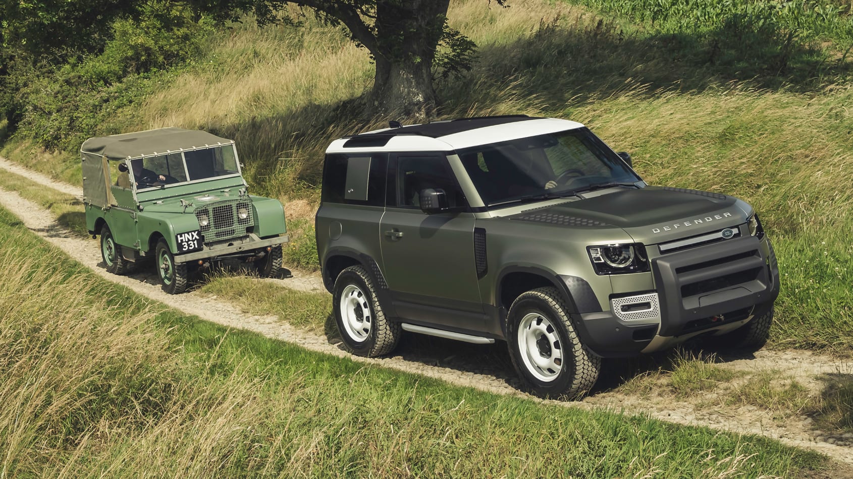 2020%20Land%20Rover%20Defender-16.jpg