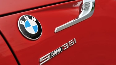 2013 BMW Z4 sDrive35i badge grille