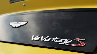 Aston Martin V12 Vantage S black trim
