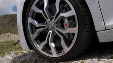 Audi R8 Spyder V8 alloy wheel