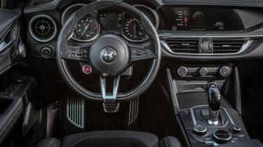 Alfa Romeo Stelvio Quadrifoglio - interior