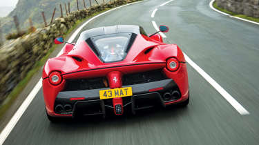 Ferrari Enzo v Ferrari LaFerrari