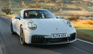 Porsche 911 Carrera GTS T-Hybrid – front