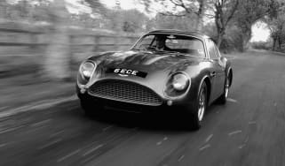 Aston Martin DB4 Zagato repro - front